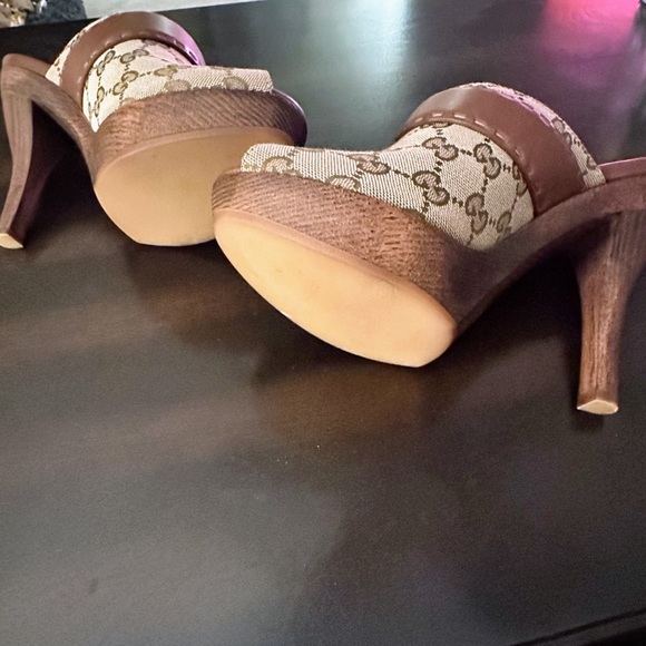 Gucci Classic Open Toe Heels-Never Worn! - Picture 3 of 5